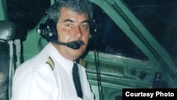 Наил Әхмәтшин ТУ-154М очкычының командиры. 2001 ел