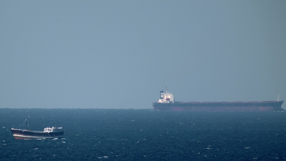 Иран пытался захватить 2 нефтяных танкера и обстрелял один из них – ВМС США
