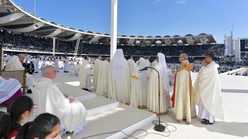 Papa Françesku vazhdon vizitën në Emiratet Bashkuara Arabe 