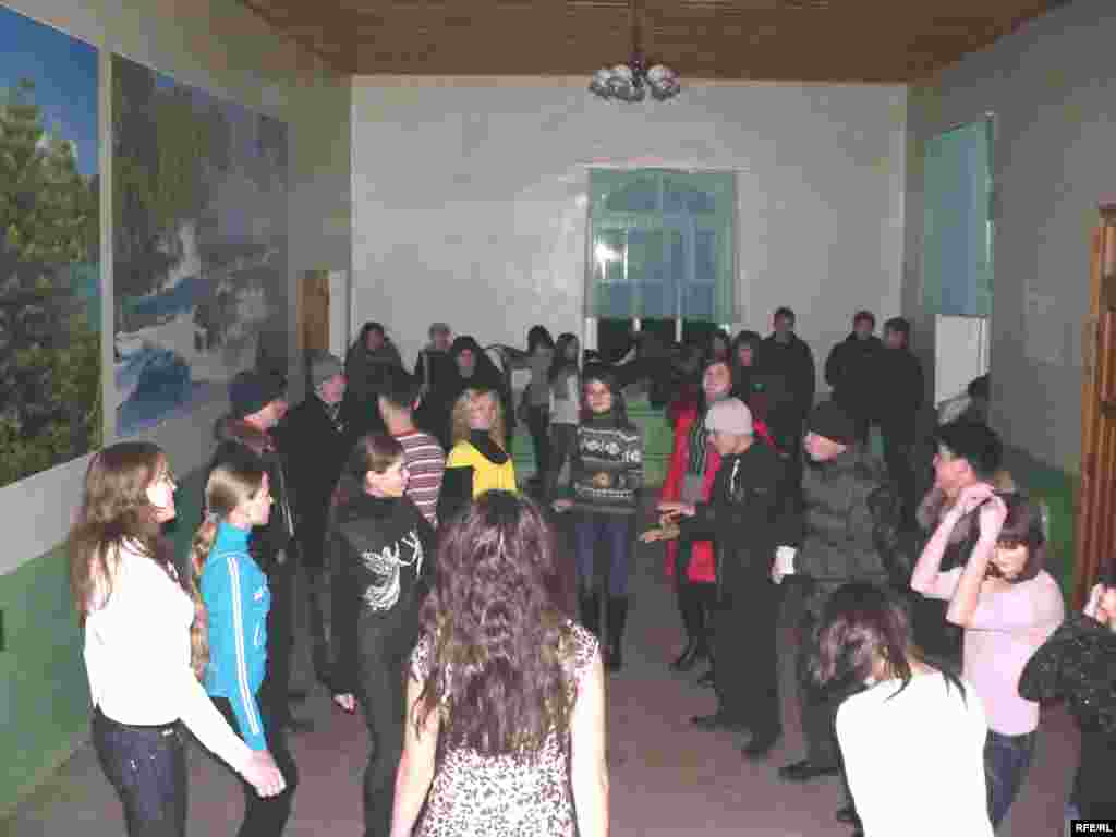 Арча районы Хәсәншәех авылында татар дискәтүге