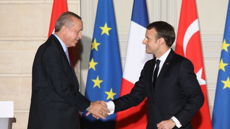 Macron upozorio Erdogana zbog humanitarne situacije u Siriji 