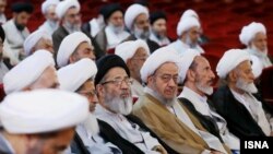نامه انتقادی جامعه مدرسین به حسن روحانی؛ گزارش وحید پوراستاد به همراه دیدگاه‌های محمدجواد اکبرین