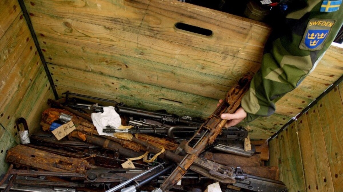 Police Seize Weapons Cache In Kosovo