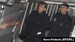 Policija privodi Svetozara Marovića