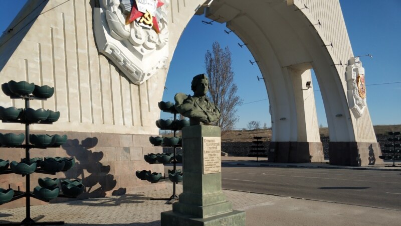 Памятник Потемкину: как российская власть «метит» территорию Севастополя