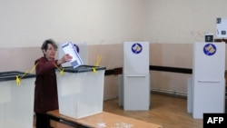 Glasanje u Mitrovici na severu Kosova, 3. novembar 2013.