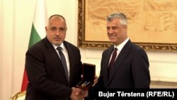 Kryeministri bullgar Boyko Borissov gjatë takimit me presidentin e Kosovës, Hashim Thaçi