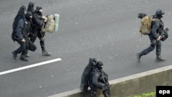 Бойцы спецназа французской полиции (архивное фото)