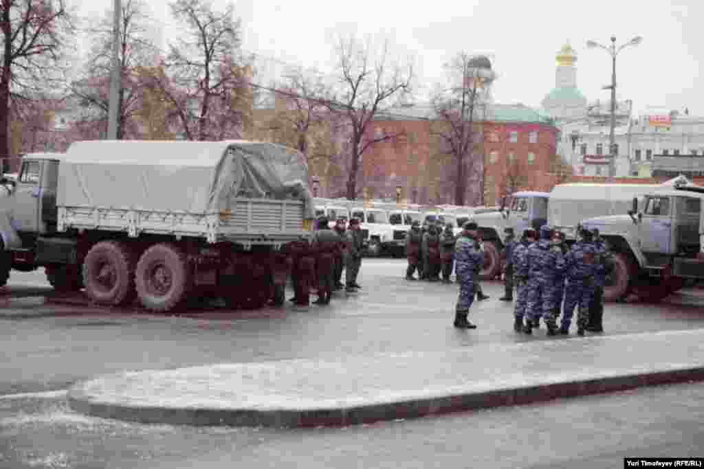 Москва, у Площади Революции, 10 декабря
