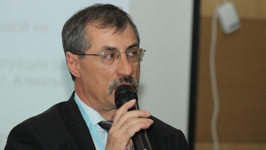 Онлайн порно көйлек киген томпақ Кемпір үлкен мүшесі салқын сорады