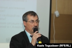 Директор Казахстанского бюро по правам человека Евгений Жовтис. Алматы, 4 октября 2019 года.