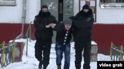 Задержание российскими полицейскими иностранца, подозреваемого в экстремистской деятельности. Декабрь 2016 года