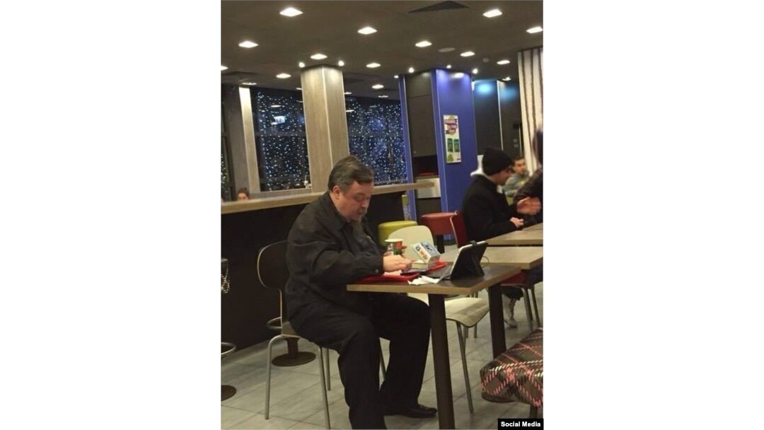 Танымал порно фильмдерді HD сапада орысша аудармасымен онлайн көріңіз. Барлық киім бейнелерін баяу жояды