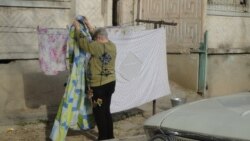 Aşgabadyň ýaşaýjylaryna daşarda kir sermezligi tabşyryp, prezidentiň gezelenç etmegine garaşýarlar