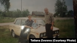 Владимир Сергеев с супругой Ниной Николаевной и внучкой