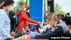 Vama Nădlac este unul dintre cele mai aglomerate puncte de trecere a frontierei din această perioadă. Imagine de arhivă.