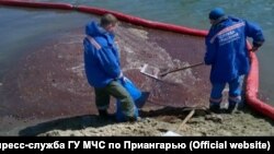 Топливо попало в два водоёма на Таймыре 