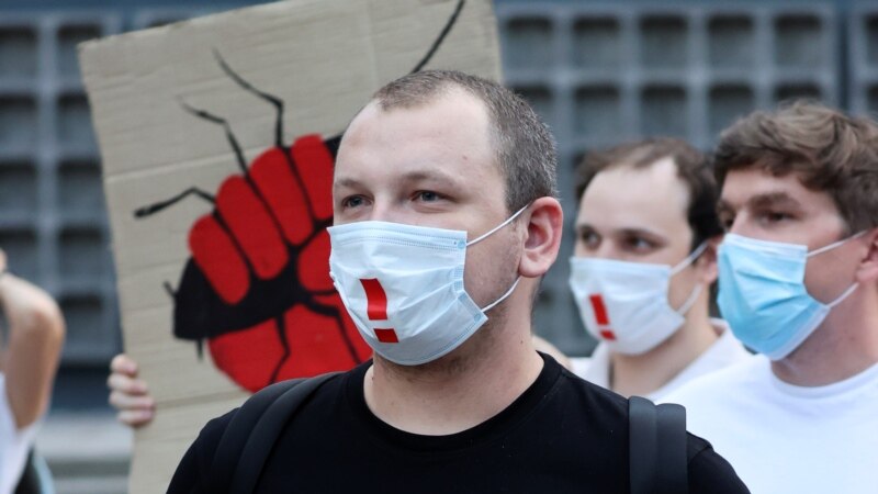 Protestuesit bëhen kreativë gjatë protestave antiqeveritare në Bjellorusi