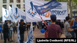 Okupljeni došli na protest zato što im je „dosta“, pretpostavlja Stojiljković