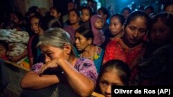Поминальная служба в Гватемале по умершей девочке