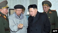 Севернокорејскиот лидер Ким Џонг Нам во посета на Стратешката команда на ракетните сили.