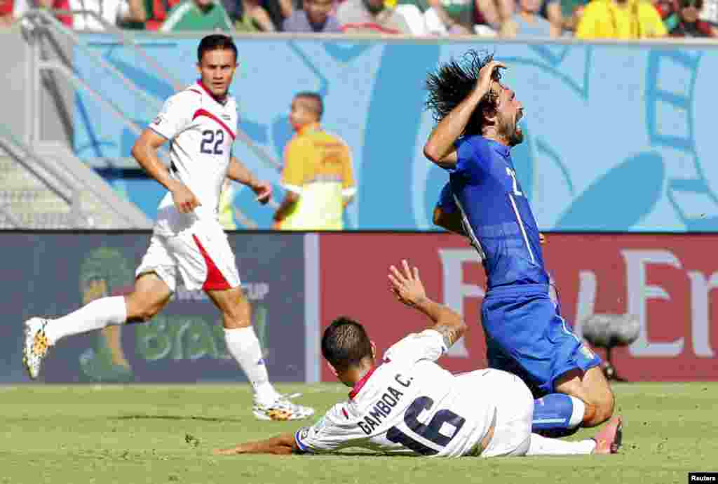 Дар бозии аввали шаби гузаштаи Ҷоми ҷаҳон-2014 тимҳои футболи Италия бо Коста Рико дидор карданд, ки бозӣ бо ҳисоби 0-1 ба фоидаи Коста Рико анҷом ёфт.
