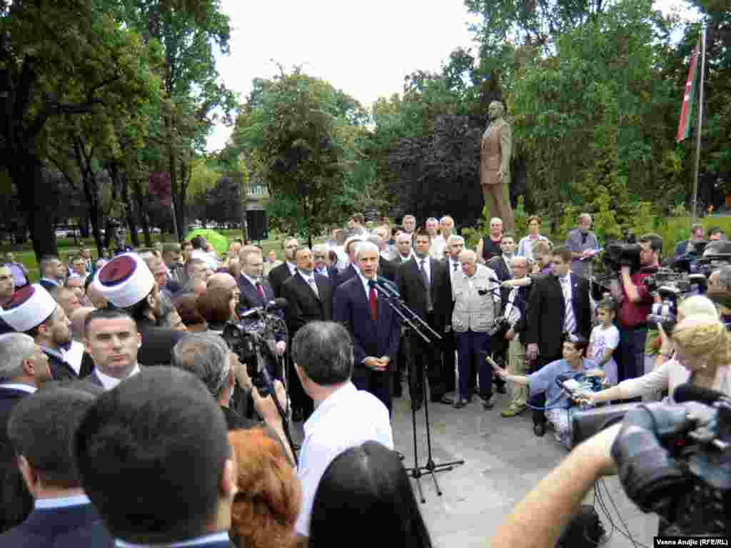 Predsednici Azerbejdžana Ilham Aliev i Srbije Boris Tadić na otvaranju parka i otkrivanju spomenika