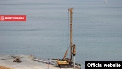 Підготовчі роботи. Забивання паль під керченський міст