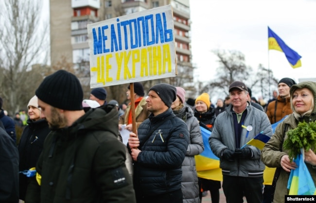 Акція протесту проти вторгнення Росії до України в захопленому російськими військовими місті Мелітополі, 7 березня 2022 року