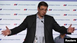 Aleksandar Vučić u toku izborne noći 24. aprila