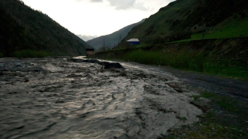 В Карачаево-Черкесии селевые потоки повредили дома