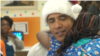 Санта Обама. Екс-президент США відвідав дитячий госпіталь – відео