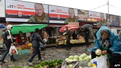 Қыздардың жалаңаш фотомодельдері