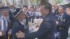 Президент Мирзиёев Иккинчи жаҳон уруши иштирокчилари бўлган отахонлар билан (архив сурати)