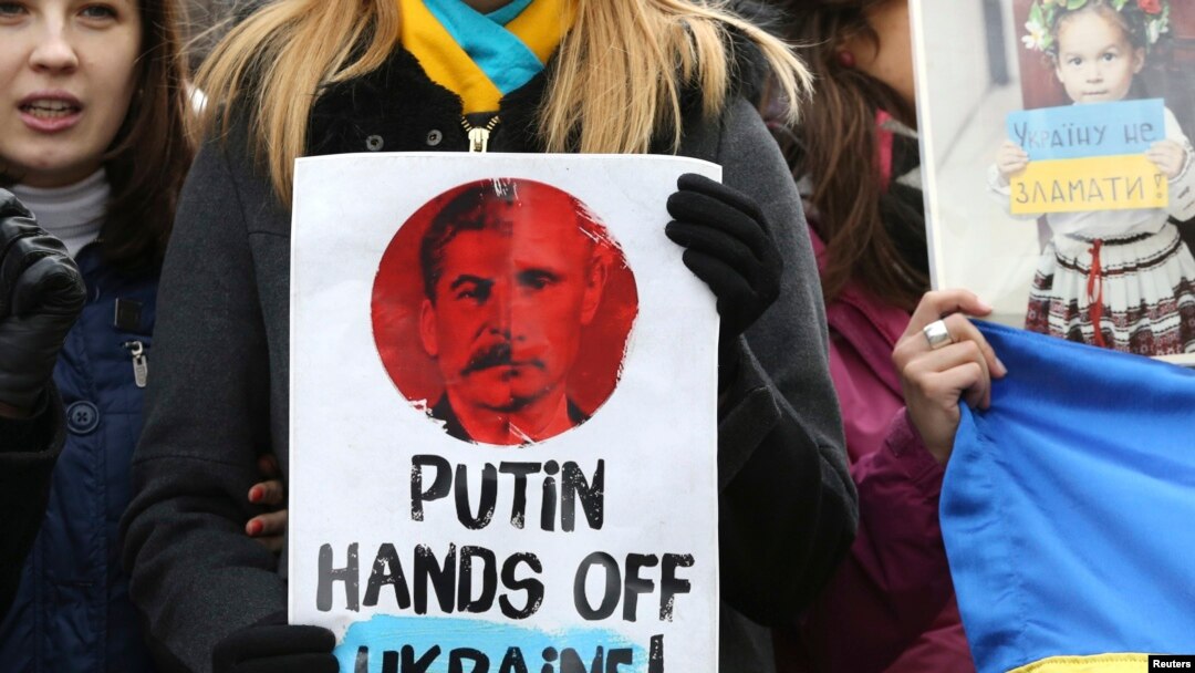 На акции протеста в Брюсселе против военной агрессии России. 3 марта 2014 года.