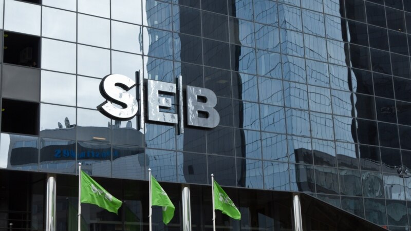 Латвійскі банк SEB спыніць абслугоўваньне плацяжоў у Беларусь і Расею