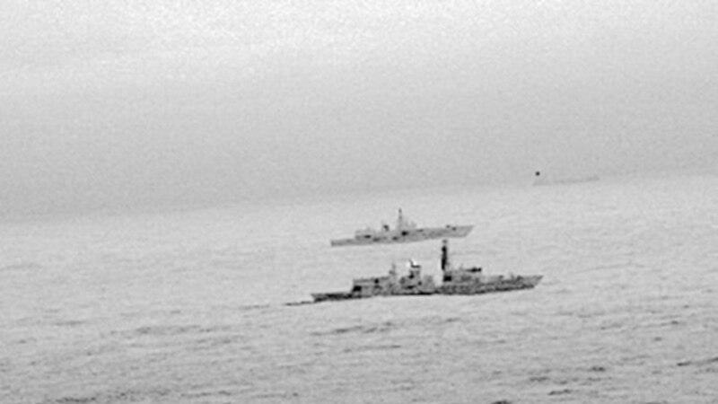 Marina Britanike e ka përcjellur një luftanije ruse