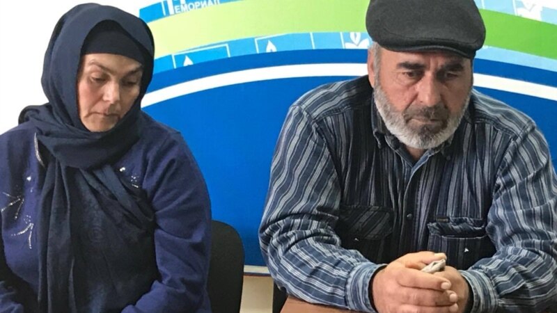 В Дагестане три депутата и министр обещали помочь родителям убитых братьев Гасангусейновых