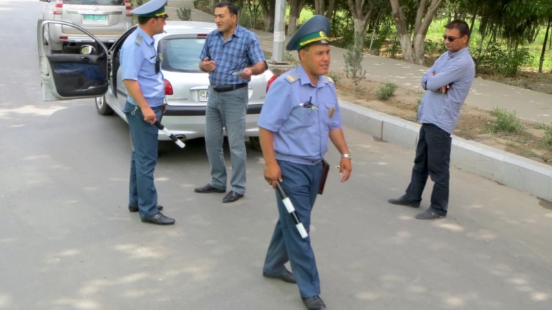 Türkmenistanyň paýtagtynda polisiýanyň onlarça 