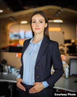 Алена Енова