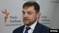 За словами Монастирського, основним опонентом президентської партії він вважає «Опозиційну платформу – За життя» Віктора Медведчука та Юрія Бойка.