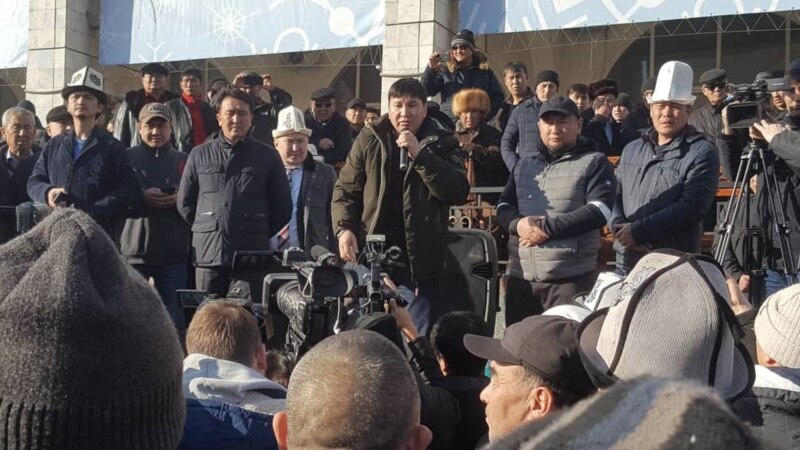 Бишкек шаардык соту активист Аманбол Бабакуловго айыппул салды