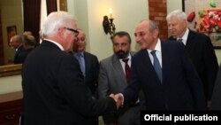 Встреча президента Нагорного Карабаха Бако Саакяна с действующим председателем ОБСЕ, министром иностранных дел Германии Франком-Вальтером Штайнмайером, Ереван, 30 июня 2016 г.