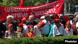 Armenia - Armenian Communist Party supporters and children attend a May Day rally in Yerevan, 1May2012.