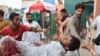 В Пакистане жертвами терактов стали десятки мирных жителей
