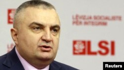 Илир Мета объявляет о своей отставке