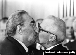 Зустріч радянського генсека Леоніда Брежнєва і лідера НДР Еріха Гоннекера, 1979.