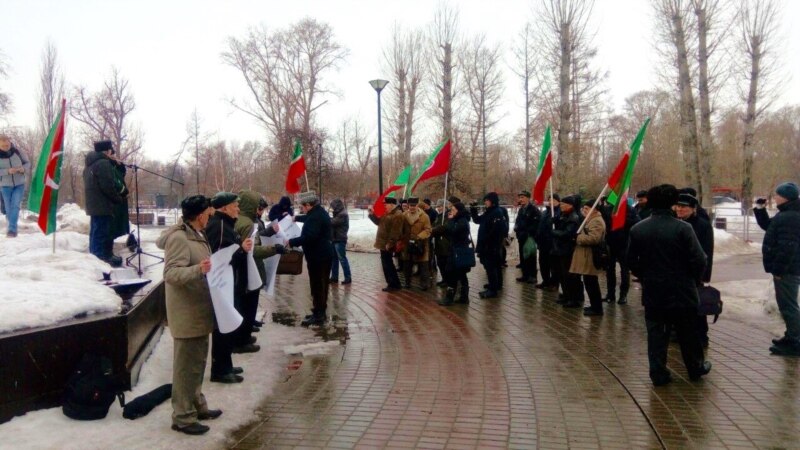 Татарстан референдумын искә алырга 60лап кеше җыелды
