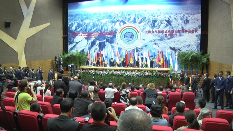 تاجکستان کې د شانګهای سرمشریزه پیلیږي؛ د اجنډا مهم ټکي پر افغانستان راڅرخي