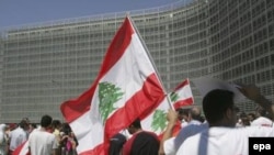 Выходцы из Ливана у штаб-квартиры ЕС в Брюсселе требуют остановить кровопролитие на Ближнем Востоке